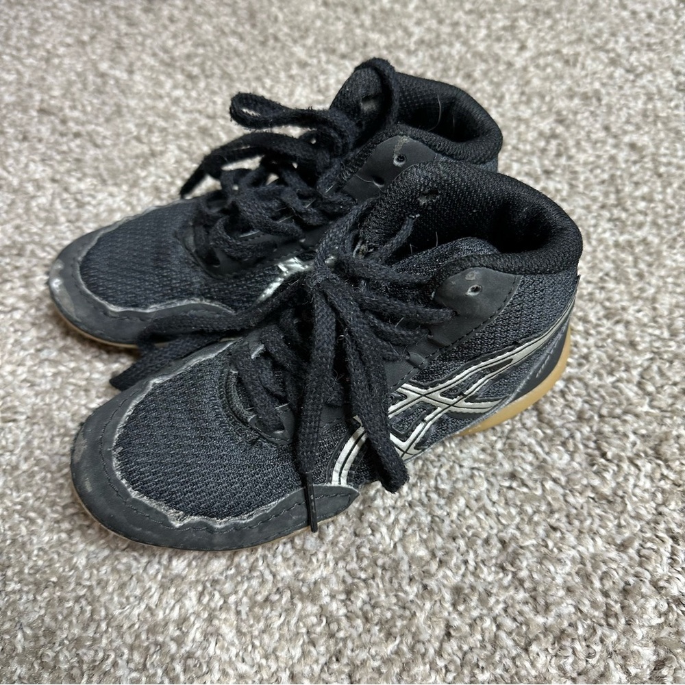 SIZE 11 Asics Matflex 11 Boy's Wrestling MMA  Shoes  Black/Silver C545N